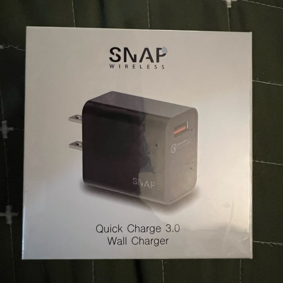 Snap charging station for Samsung or android phone, earbuds and watch - Picture 4 of 4
